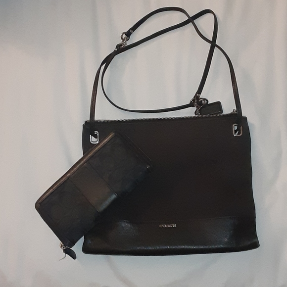 Black coach purse and matching wallet - Picture 1 of 6